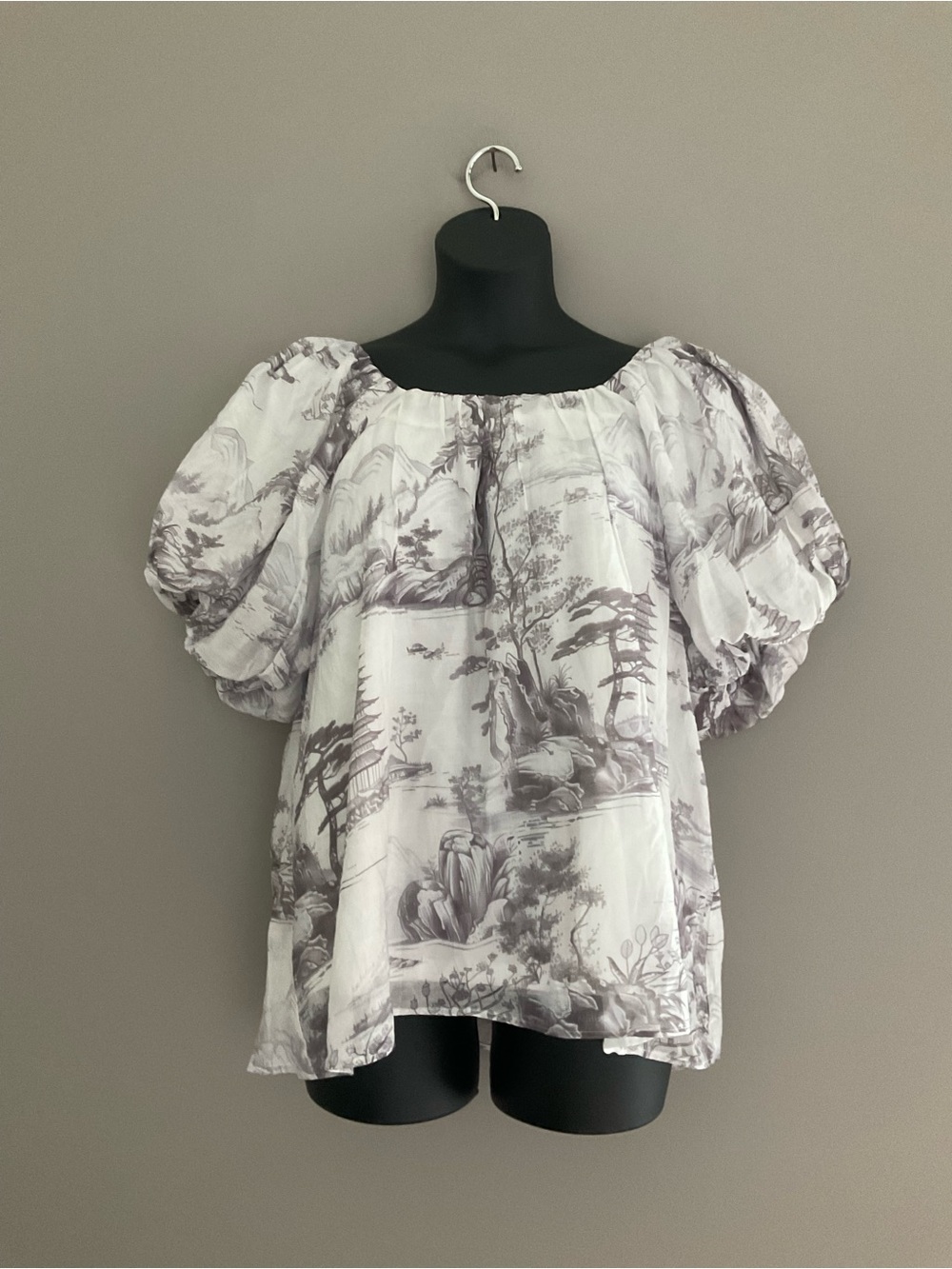 Umgee, NWT, Japanese Patterned, PuffSleve, Blouse